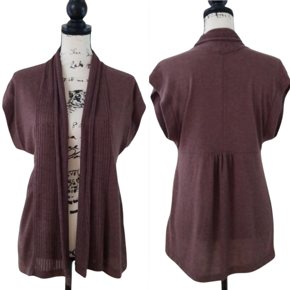 Julie's Closet Sleeveless knit vest top